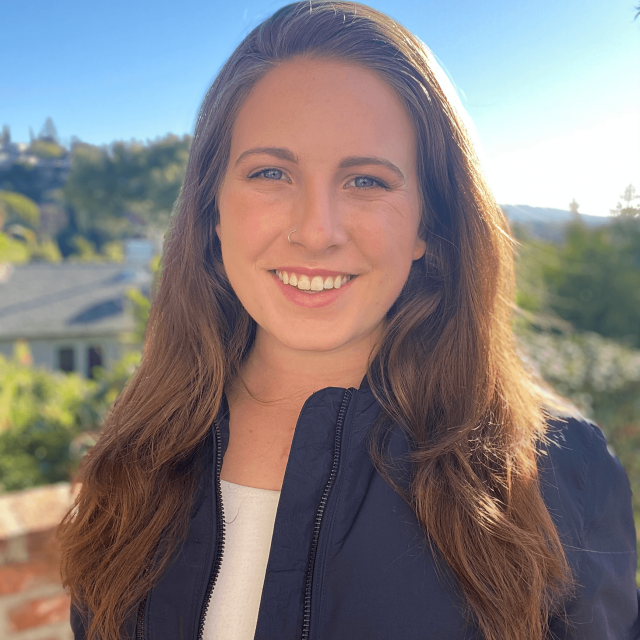 Leah Zeiger Headshot